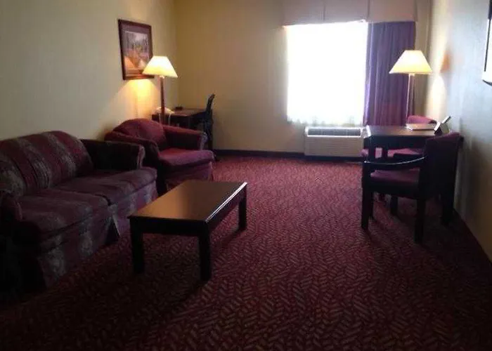 Western Clearlake Plaza 3*