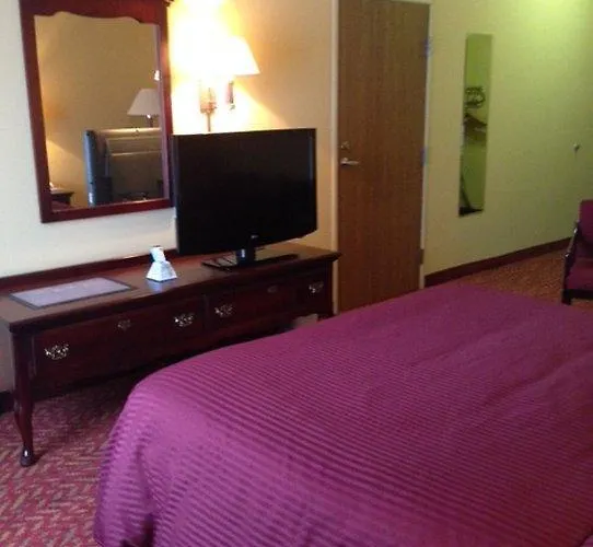 Western Clearlake Plaza 3*