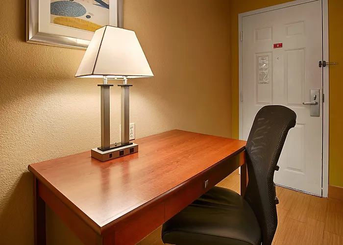 Western Clearlake Plaza Hotel 3*